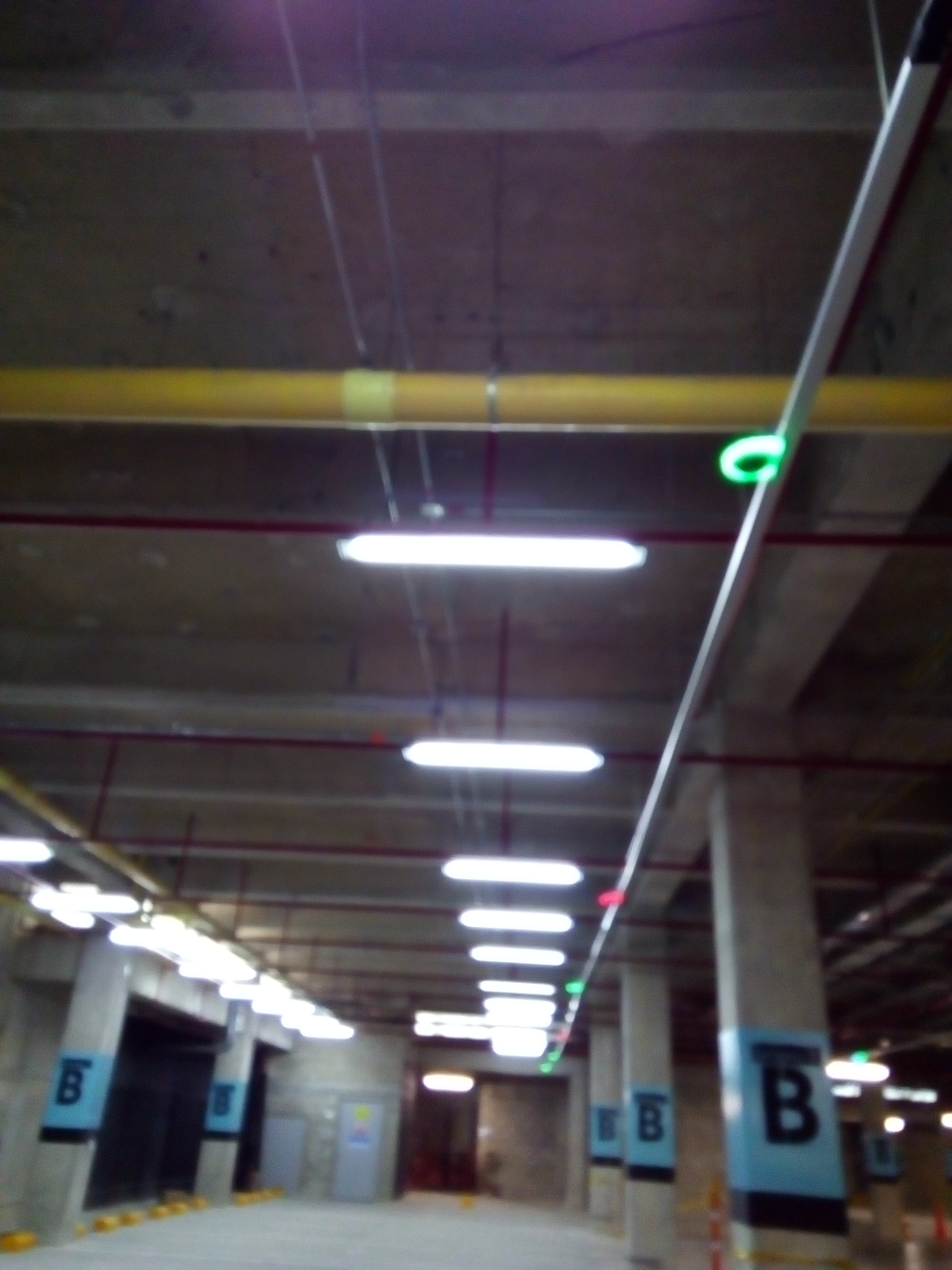 Optimización de redes eléctricas y de datos para ahorro energético